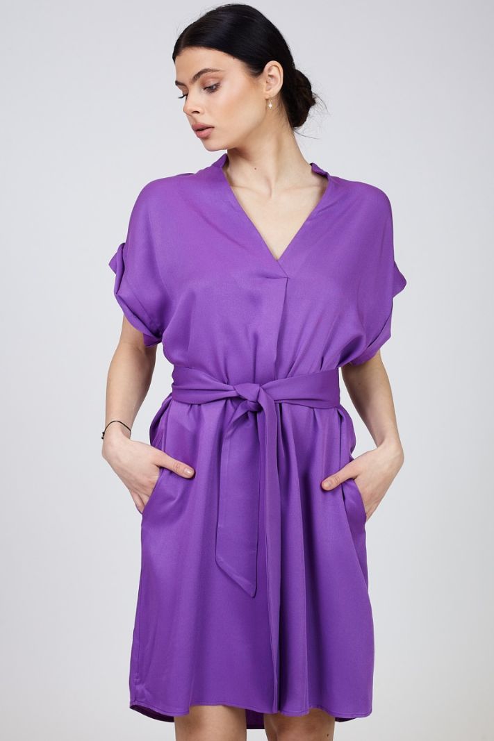 Trumpa suknelė, violetinės spalvos