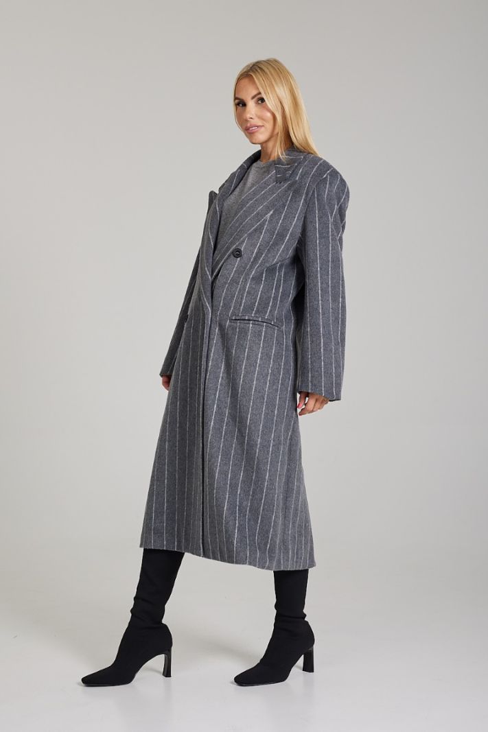 Dryžuotas oversized paltas