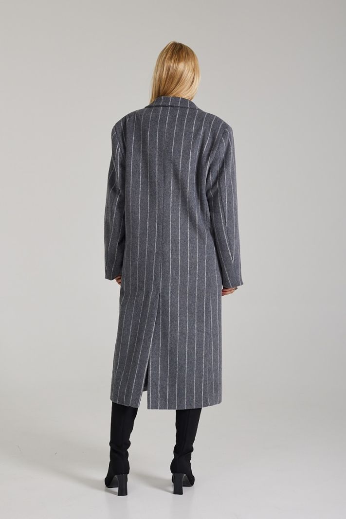 Dryžuotas oversized paltas